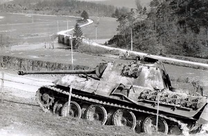 Cheneux - Panther van de Kampfgruppe Peiper,vernield bij de opgeblazen brug over de Amblève