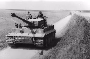 Nordfrankreich.- Panzer VI "Tiger I" der 1. SS-Pz. Div. "Leibstandarte Adolf Hitler" (Turmnummer 323); PK 698 — Nordfrankreich