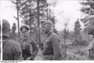 Waffen-SS-Div. "Das Reich", Rußland, März/April 1942; (l.) Ostendorff, Werner — Russland