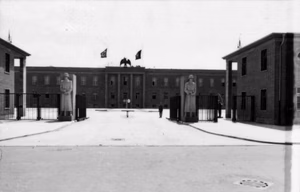 Berlin-Lichterfelde, Kaserne der Leibstandarte-SS Adolf Hitler, Haupteingang — Berlin