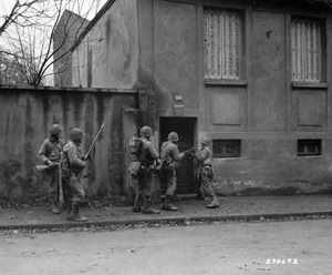 5th Infantry Division. Photographer: Lt. Freeman, 166th Signal Photo Co.