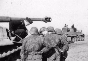 Sowjetunion.- Männer der Waffen-SS mit Panzern beim Gegenstoß, Panzer VI ("Tiger I") , Besprechung — Russland