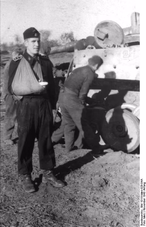 Sowjetunion.- SS-Division "Das Reich"; Panzerkommandanten Soretz erzielte den Abschuß des 2.000 Panzers durch die Division. — Russland