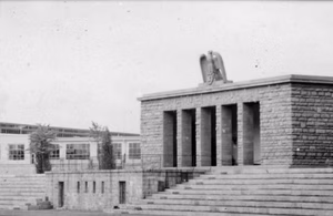Berlin-Lichterfelde, Kaserne der Leibstandarte-SS Adolf Hitler, Gebäude (Ehrenhalle?) — Berlin