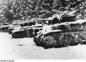 For documentary purposes the German Federal Archive often retained the original image captions , which may be erroneous, biased, obsolete or politically extreme . Von unseren Panzerjägrn zusammengeschossen. An der belgischen-luxemburgischen Grenze wurden eine US-amerikanische Panzerabteilung in der Flanke von schweren deutschen Panzerjägern gefaßt und zusammengeschossen. Bewegungsunfähig steht hier eine Gruppe der abgeschossenen USA-Panzer. PK-Aufnahme: Kriegsberichter Lucke 18.1.1945 RPK III/280