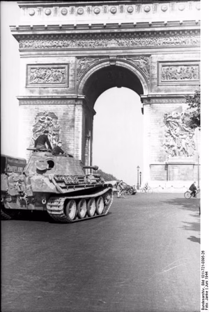 Title : Paris, Panzer V (Panther) vor Arc de Triomphe Extra information : Frankreich, Paris.- Panzer V "Panther" der Waffen-SS vor dem Arc de Triomphe / Triumphbogen; PK KBZ Ob West For documentary purposes the German Federal Archive often retained the original image captions , which may be erroneous, biased, obsolete or politically extreme . Factual corrections and alternative descriptions are encouraged separately from the original description. Additionally errors can be reported at this page to inform the Bundesarchiv. Alemannisch | العربية | Boarisch | беларуская | беларуская (тарашкевіца) | català | čeština | Deutsch | English | Esperanto | español | suomi | français | हिन्दी | hrvatski | magyar | italiano | 한국어 | македонски | Plattdüütsch | polski | português | română | русский | sicilianu | slovenčina | slovenščina | svenska | українська | 中文 | 中文(简体) | 中文(繁體) | +/− Original historic description :