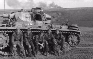 Sowjetunion.- "Unternehmen Zitadelle".- Kämpfe im Raum Belgorod-Orel.- Waffen-SS-Division "Das Reich", Besatzung während eines Halts vor ihrem Panzer III; SS-PK -- — Schlacht um Kursk