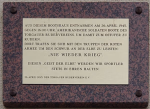 Gedenktafel am Bootshaus Torgau