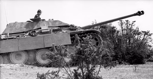 Frankreich.- Schwerer Jagdpanzer "Jagdpanther" (Sd.Kfz. 173) im Übungsgelände; KBZ Ob West — Frankreich