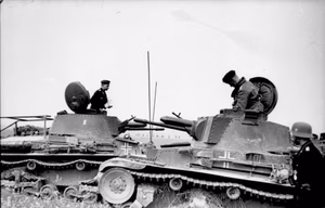 Frankreich.- Soldaten im Panzerturm (Panzer 35t); PK OKW — Frankreich