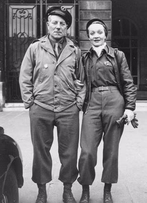 Jean Gabin and Marlene Dietrich in Paris, shortly after the liberation, in August 1944.
