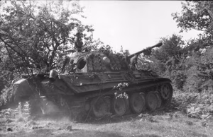 Frankreich.- Panzer V "Panther" im Gelände; KBZ Ob West — Frankreich