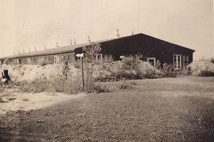 8,8cm-anti-aircraft battery in Berlin-Karow, accommodations- and staff barrack (August 1943)