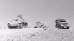 Nordafrika.- Kolonne von Panzer III und Militärfahrzeuge (PKW) auf Wüstenstraße, März-Mai 1941; PK "Afrika" — Nordafrika