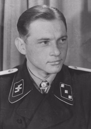 For documentary purposes the German Federal Archive often retained the original image captions , which may be erroneous, biased, obsolete or politically extreme . Presse-Illustration Heinrich Hoffmann: SS-Untersturmführer Wittmann.