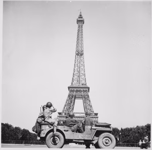 General notes: Use War and Conflict Number 1058 when ordering a reproduction or requesting information about this image.